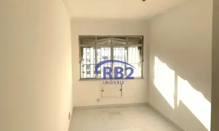 Apartamento de 2 quartos na quadra da praia de Icaraí
