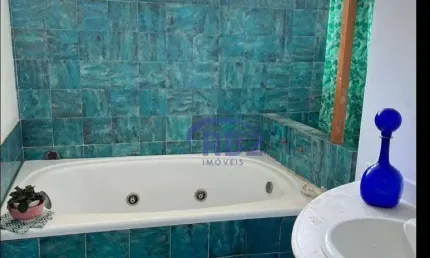 Casa com 4  quartos com 2 suítes dentro de Maria Paula