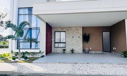 Casa reformada de esquina no condomínio Ônix Residence - bairro Sim