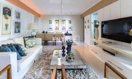 Apartamento MOBILIADO e DECORADO com 2 Suítes e 2 Vagas - Centro