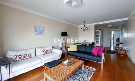 Apartamento MOBILIADO com 3 Quartos (sendo 2 Suítes) e 2 Vagas - Centro
