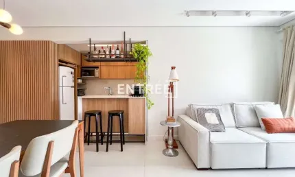 Apartamento 2 Quartos (sendo 1 Suíte) e 1 Vaga - Centro