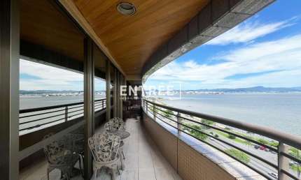Apartamento 4 Suítes (sendo 1 master com closet e 2 demi) e 2 Vagas - Av. Beira Mar Norte