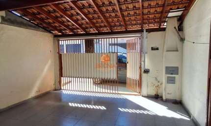 Casa para Locação em Mogi das Cruzes, Vila Lavínia, 2 dormitórios, 1 banheiro, 2 vagas