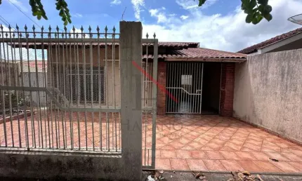 Casa com 3 quartos à venda no Aeroporto, Londrina  por R$ 400.000