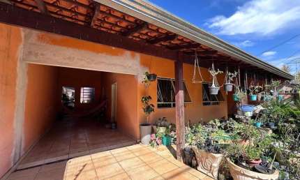 Casa com 3 quartos à venda no Conjunto Parigot de Souza 3, Londrina  por R$ 360.000