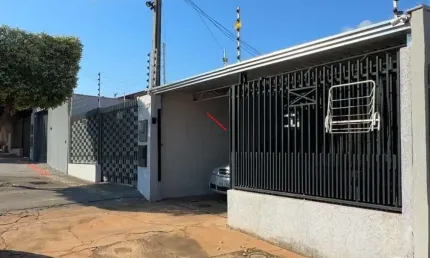Casa com 3 quartos à venda no Jardim Ilha do Mel, Londrina  por R$ 280.000