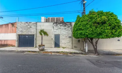 Casa com 6 quartos à venda em Engenheiro Luciano Cavalcante - CE