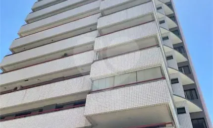 Apartamento com 3 quartos à venda em Patriolino Ribeiro - CE