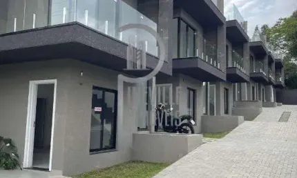 Sobrados novos, em condominio fechado. Projeto moderno e integrado.