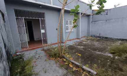 Casa para Venda em Fortaleza, Conjunto Ceará II, 3 dormitórios, 1 banheiro, 3 vagas