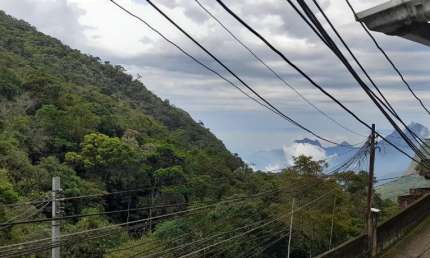 Casa com 2 quartos para alugar no Morin, Petrópolis 