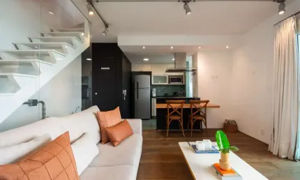 Apartamento Duplex em Moema de 1 Suíte com 2 Vagas - 74m² à Venda.