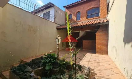 Sobrado com 3 dormitórios e 4 vagas à venda, 200 m² por R$ 750.000 - Jardim Triana - São Paulo/SP