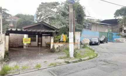 Casa com 2 quartos à venda na Rua Michael Kalinin, Instituto de Previdência, São Paulo