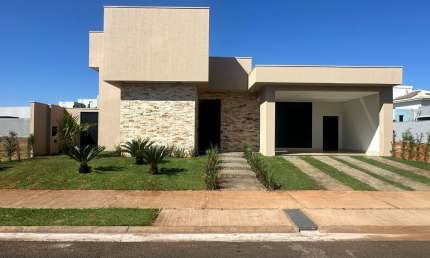Fantástica casa no Cyrela Diamantino,  4 suítes, AR Condicionado  e piscina.