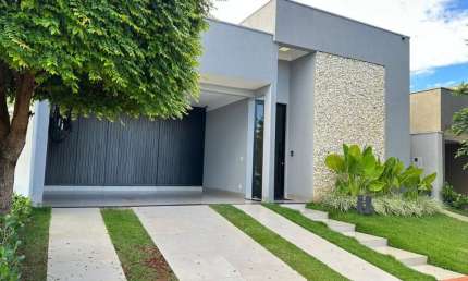 Casa em condomínio fechado com 3 quartos à venda na Rua Osvaldo Alves de Oliveira, Estância dos Ipês, Uberaba