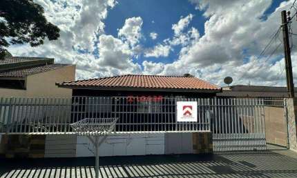 Casa com 3 quartos para alugar na Rua Joana D Arc, 947, Jardim Liberdade, Maringá