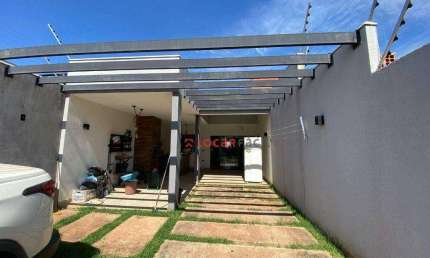 Casa com 3 quartos para alugar na Rua Pioneiro Salvador Kessa, 1047, Jardim Rebouças, Maringá
