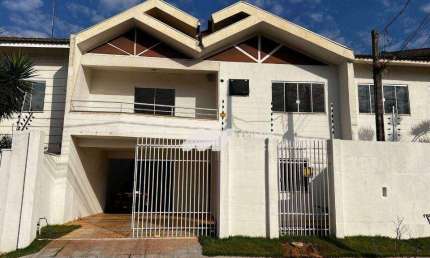 Casa em condomínio fechado com 3 quartos para alugar na Rua Pioneiro Ângelo Bertoni, 10622, Jardim Higienópolis, Maringá