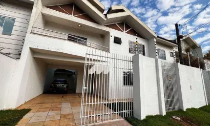 Casa em condomínio fechado com 3 quartos para alugar na Rua Pioneiro Ângelo Bertoni, 10622, Jardim Higienópolis, Maringá