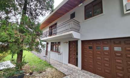 Casa com 3 quartos para alugar na Rua São Pio X, 244, Ahú, Curitiba por R$ 3.800