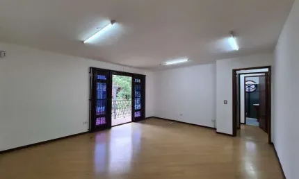 Casa comercial para alugar na Rua São Pio X, 244, Ahú, Curitiba por R$ 4.500