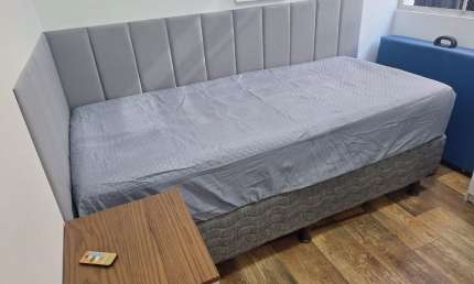 Alugo quarto com banheiro para mulher na Ponta Verde