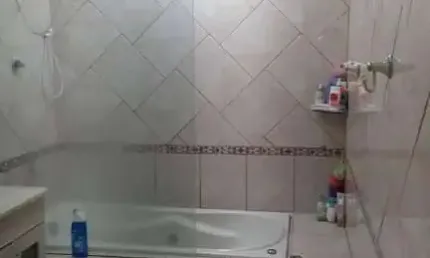 Vende URGENTE, Baixou o preço, Casa 3 quartos, piscina, Vila Jurandir, São João de Meriti