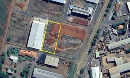 Terreno Industrial/ Comercial -  1800 m² por R$ 650.000