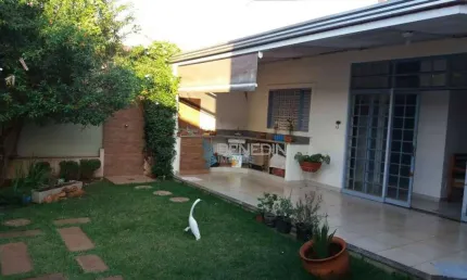 Casa de 162m² com 03 quartos sendo 01 suíte a venda - Vila Tibério