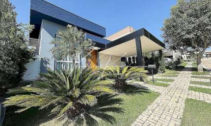 Casa mobiliada com 3 dormitórios no Condomínio Terras de Atibaia I