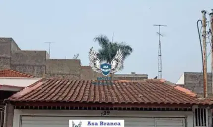 CASA TÉRREA NO TUCURUVI COM 03 DORMITÓRIOS SENDO 01 SUÍTE E 02 VAGAS DE GARAGEM,