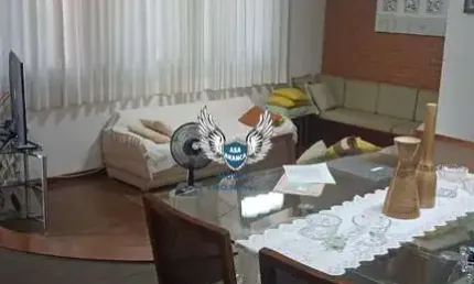 CASA TÉRREA  SANTA TEREZINHA ( ZONA NORTE) COM 03 DORMITÓRIOS , SENDO 01 SUÍTE E