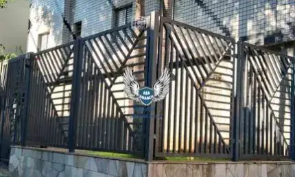 Apartamento de 01 dormitório com 01 vagade garagem ( sem elevador  e à 600 metro