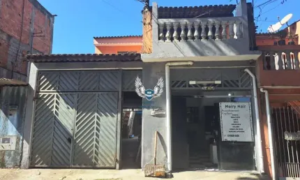 Casa para investidor ou moradia são 02 casas no quintal além do salão comercial
