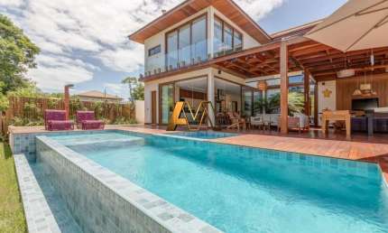 Casa à venda no bairro Praia do Forte - Mata de São João/BA