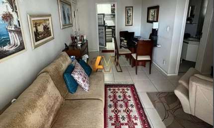 APARTAMENTO 2/4 SENDO 1 SUÍTE EM ITAPOAN - PORTEIRA FECHADA