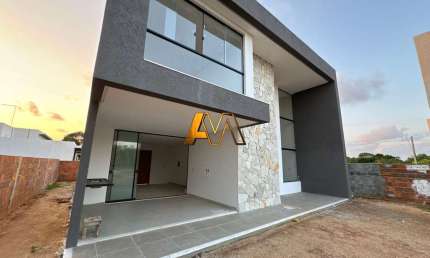 LINDA CASA COM 4 SUÍTES E PISCINA COM PRAINHA EM GUARAJUBA
