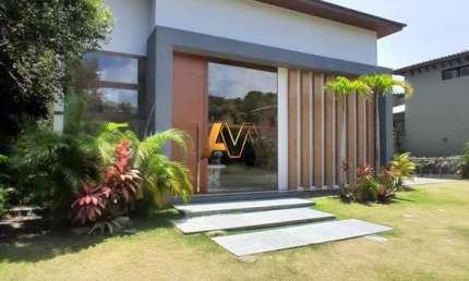 Casa à venda no bairro Praia do Forte - Mata de São João/BA