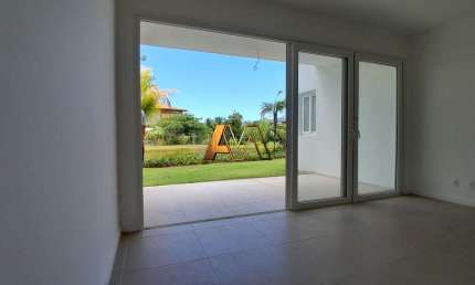 Apartamento à venda no bairro Praia do Forte - Mata de São João/BA