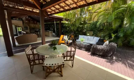 Casa à venda no bairro Praia do Forte - Mata de São João/BA