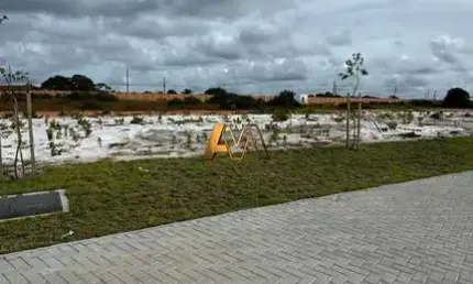 Terreno em condomínio fechado à venda no Guarajuba, Camaçari 
