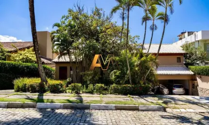 Casa com 4 quartos à venda na Rua Júlio Rodrigues, 100, Pituaçu, Salvador