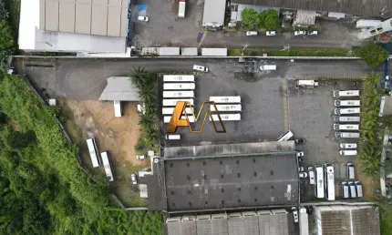 Pavilhão/Galpão à venda no bairro Pirajá - Salvador/BA