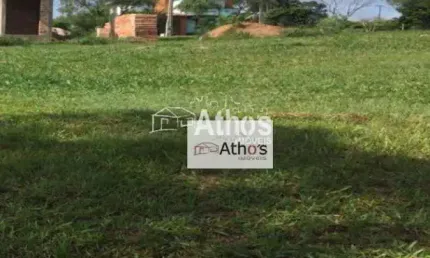 Terreno a venda, Riviera de Santa Cristina, 450m², possui 2 clubes