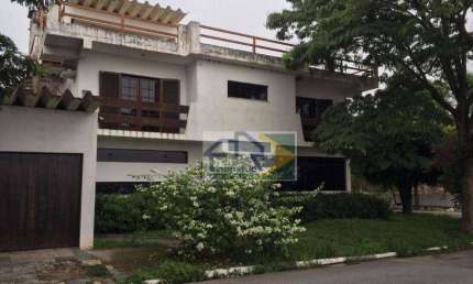Sobrado à venda na R. Glicério, 285m² por R$ 780.000 - Parque do Colégio - Suzano/SP