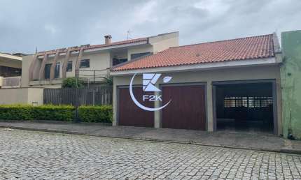 Excelente casa com 4 dorms sendo 2 suítes e 2 com closet e área de lazer complet