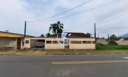 Casa de praia a venda em Bertioga,3 dorms,4 vagas de garagem e a 1.5km da praia