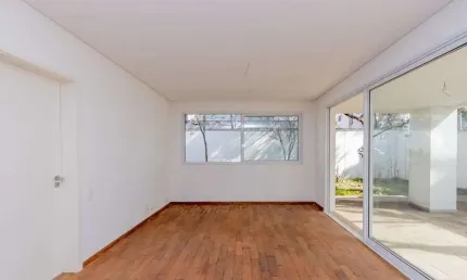 Casa à venda no bairro Jardim Cordeiro - São Paulo/SP